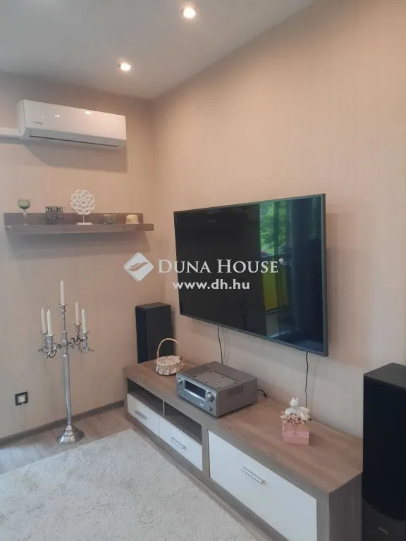 Elutuba - Renovated Apartment with Balcony in Kecskemét