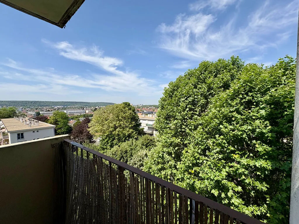 Balcone - 4-Piece Flat with Terrace in Le Plessis-Bouchard