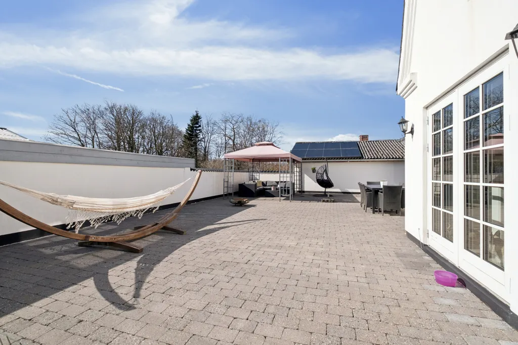 Terrasse - Patrician Villa with Solar Panels in Laurbjerg