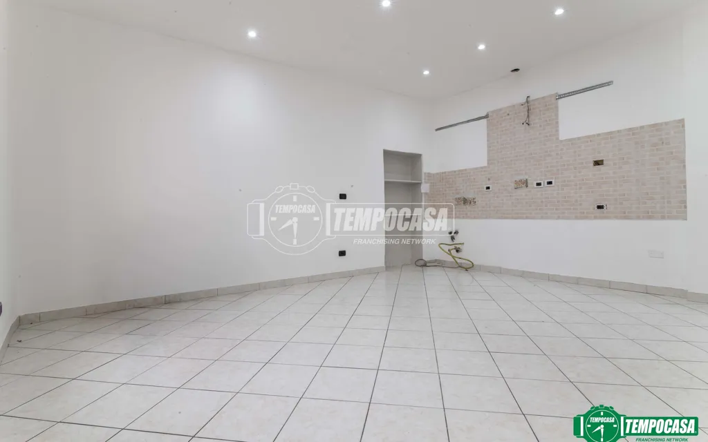 Stanze - Rustic-Style Flat with Balcony in Cerro Maggiore