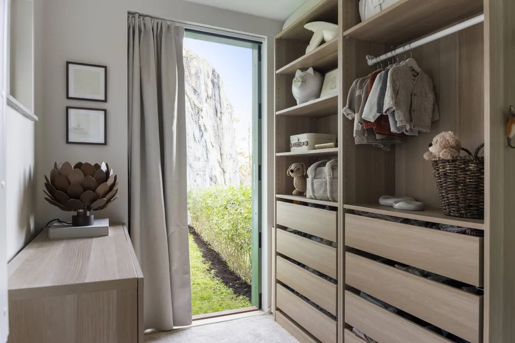 Pièces - Apartment with Balcony in Älvsjö, Stockholm