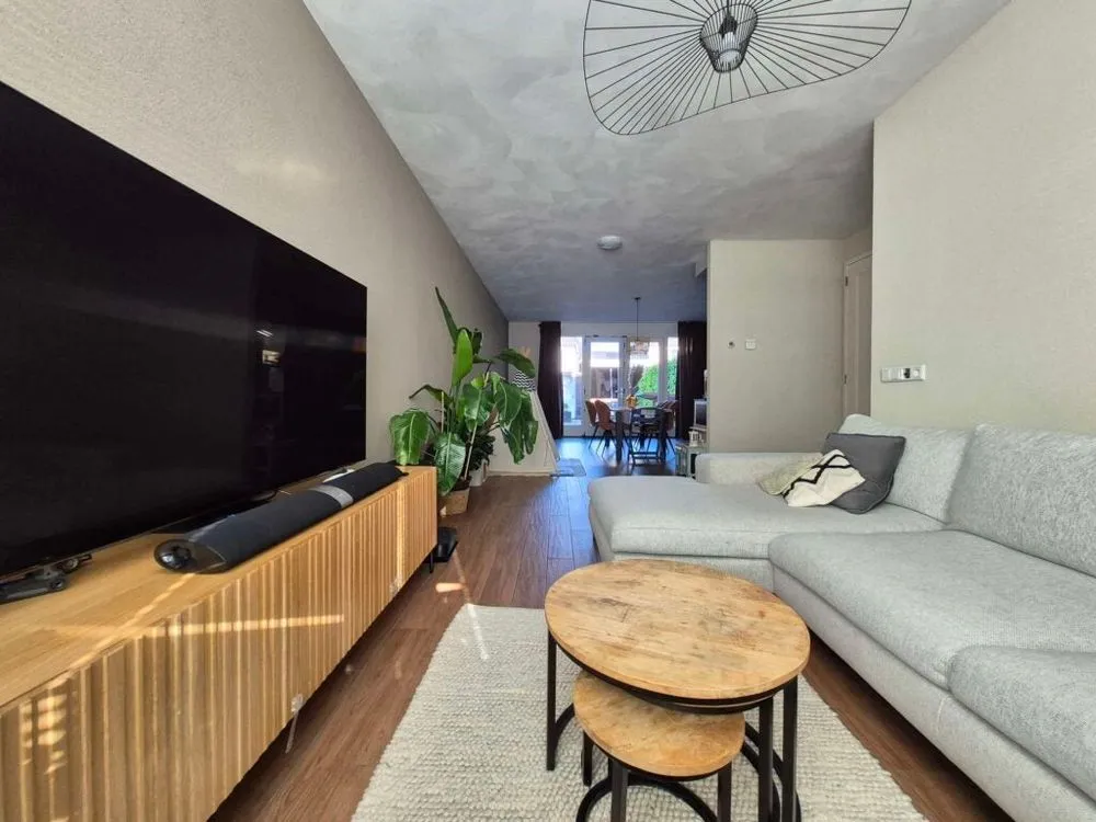 Elutuba - Modern Corner House with Garden in Oirschot