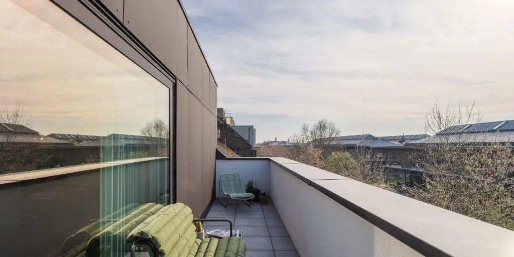 balcony