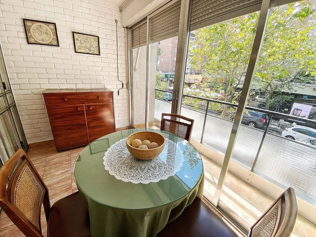 Salle à manger - Renovated Apartment in Aluche, Madrid