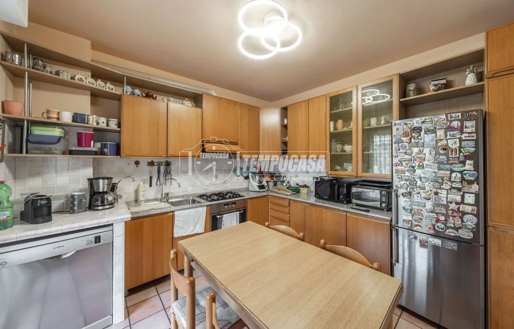 Cuisine - Spacious Apartment with Balcony in Barzago
