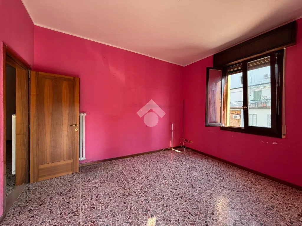 Toad - 3-Bedroom Apartment with Terrace in Modena