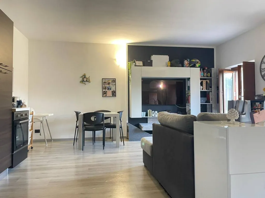 Séjour - Rearranged Apartment with Balcony in Collegno