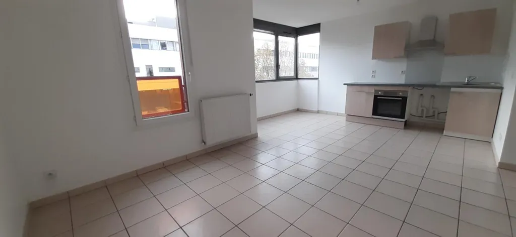 Köök - Flat with Lift Access in Echirrolles Centre