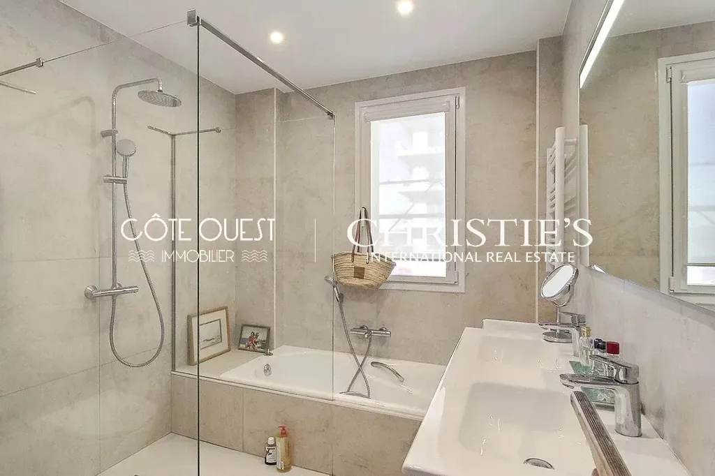 Salles de bain - Appartement en Front de Mer à Saint-Jean-de-Luz