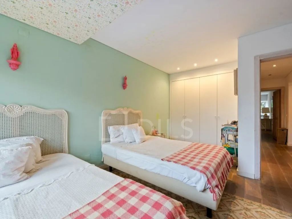Chambres - Duplex Flat with Garden in Cascais Centre