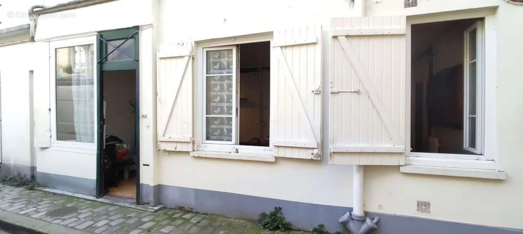 Välivaade - Converted Flat with Courtyard in Montmartre
