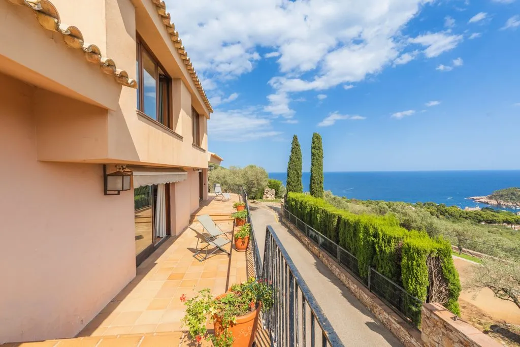 Terrazza - Detached House with Sea Views in Aiguablava