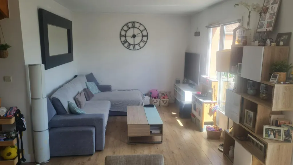 Living Room - Duplex Apartment with Terrace in Quiet Residence
