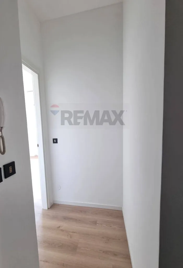 Entrée - Modernised Studio in Milan with Balcony