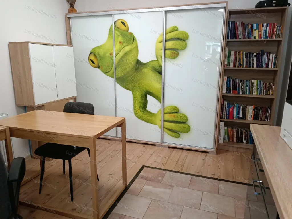 Kabinet - Multi-Functional Commercial Space in Tatabánya