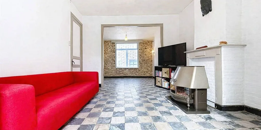 Elutuba - Renovatable House with Garden in Luingne