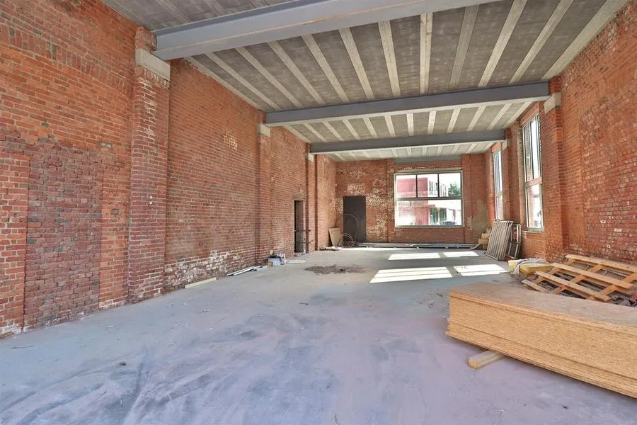 Pièces - Bureau à Construire avec Parking à Kortrijk