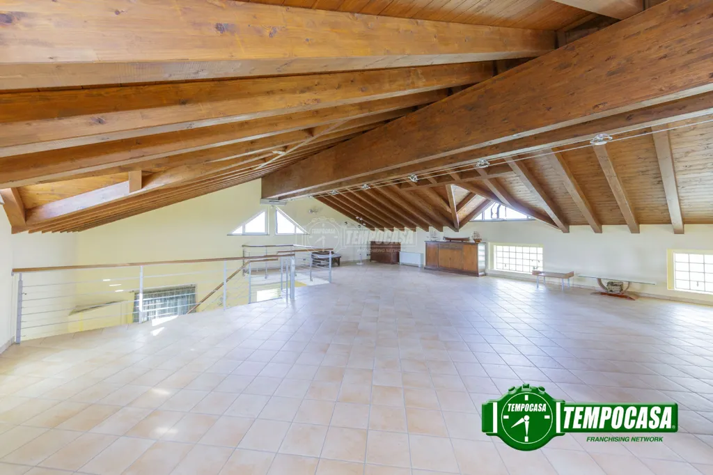 Pièces - Modern Villa with Garden in Piacenza