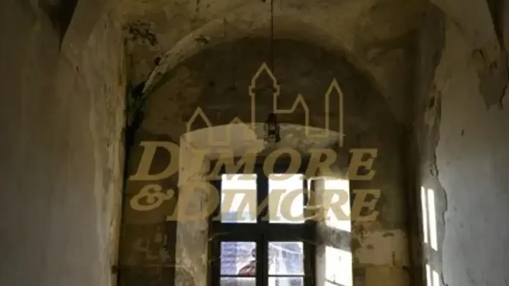 hallway_entrance