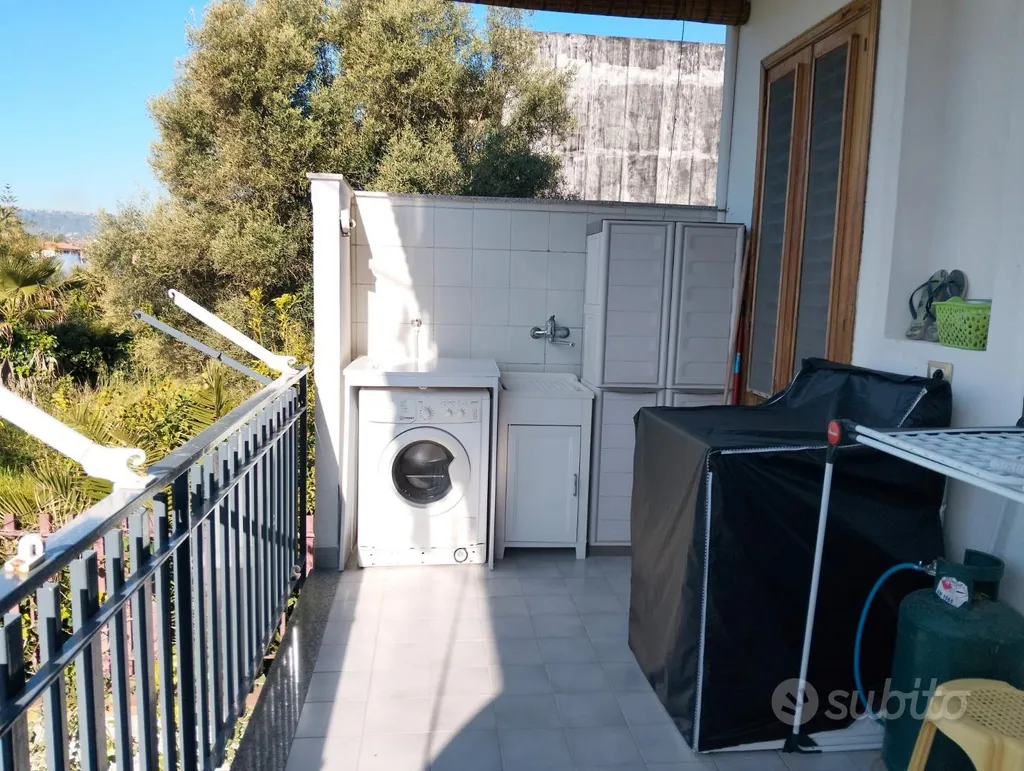 Rõdu - Seafront Apartment with Air Conditioning in Stazzo