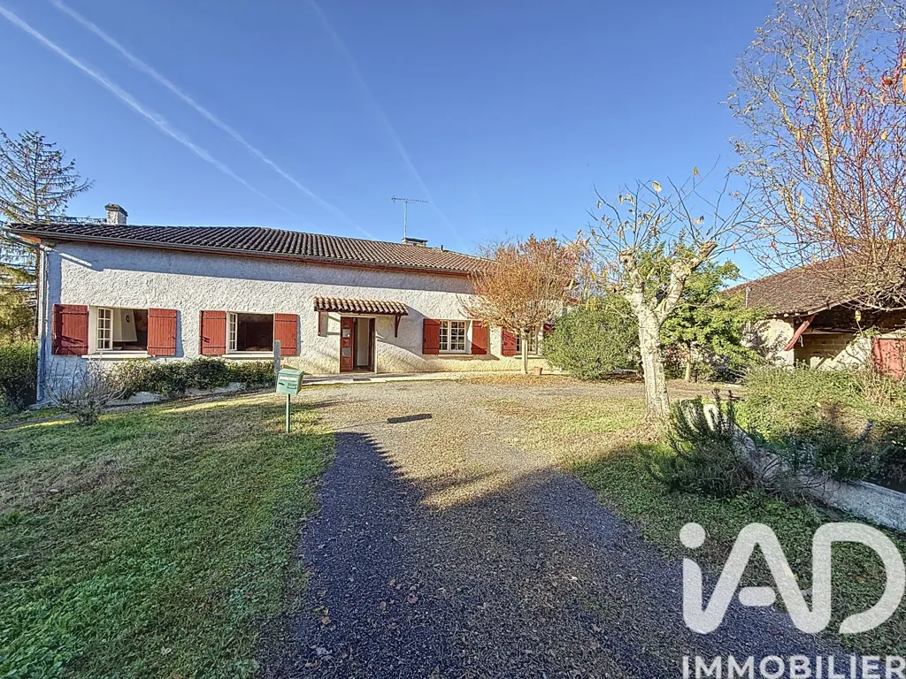 Exterior - Country House with Barn in Trémons