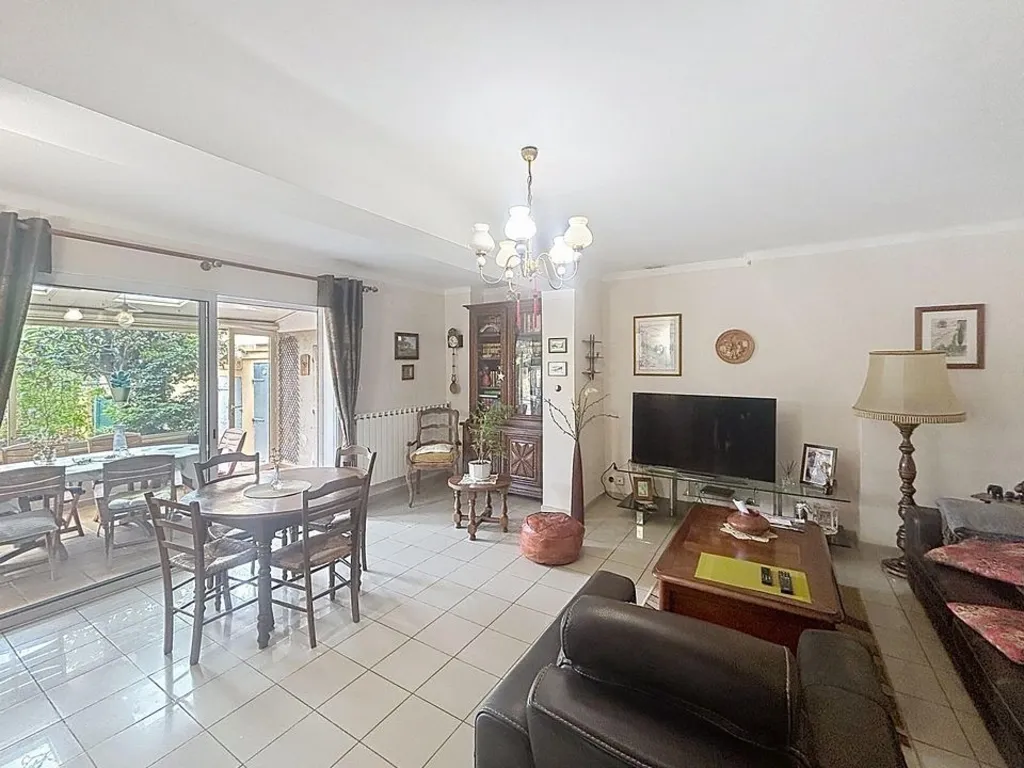 Séjour - Maison avec Jardin et Garage à Ollioules
