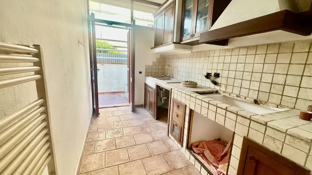 Cuisine - Apartment with Private Garden in Carrara