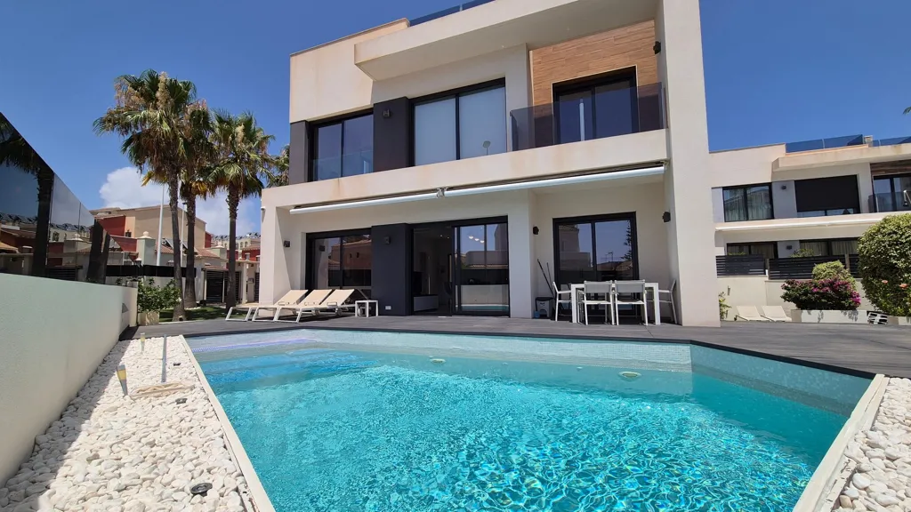 Bassein - Luxury Villa with Pool in Torrevieja