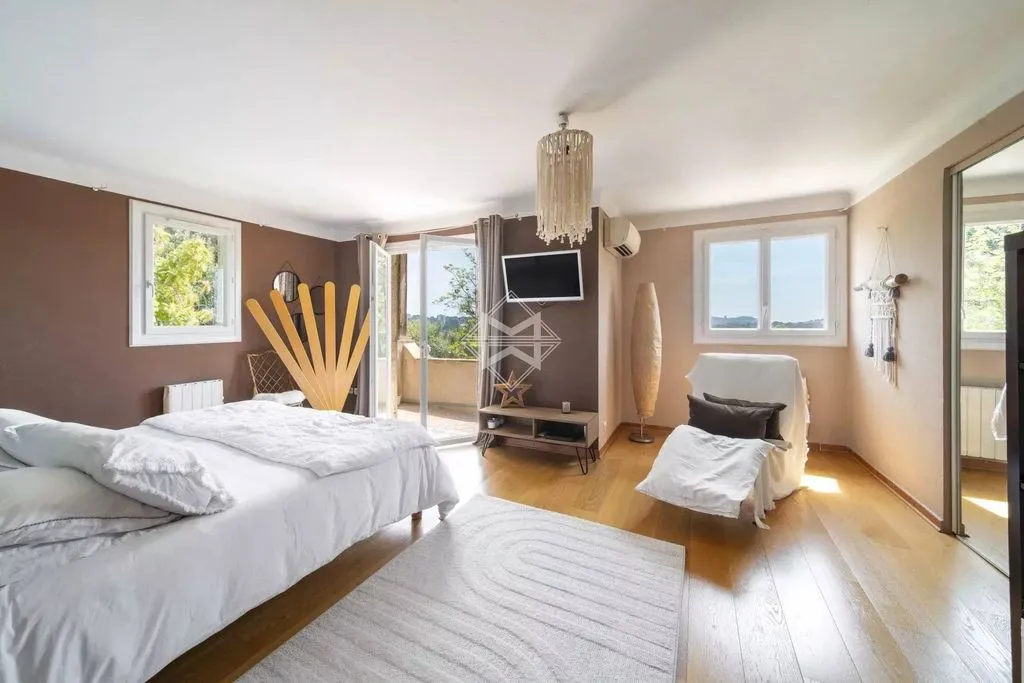 Chambres - Villa Luxueuse avec Jardin à Mougins