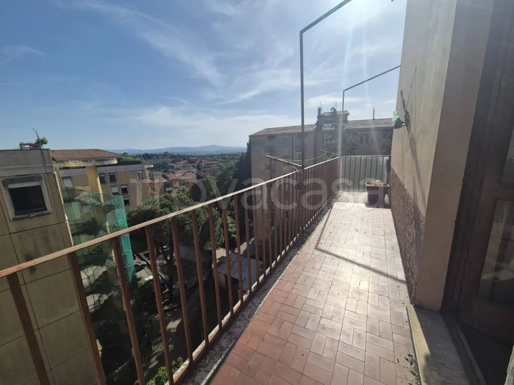 Rõdu - Spacious Apartment with Balcony in Perugia