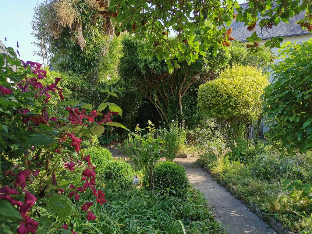 Giardino - Bright House with Balcony in Langueux Centre