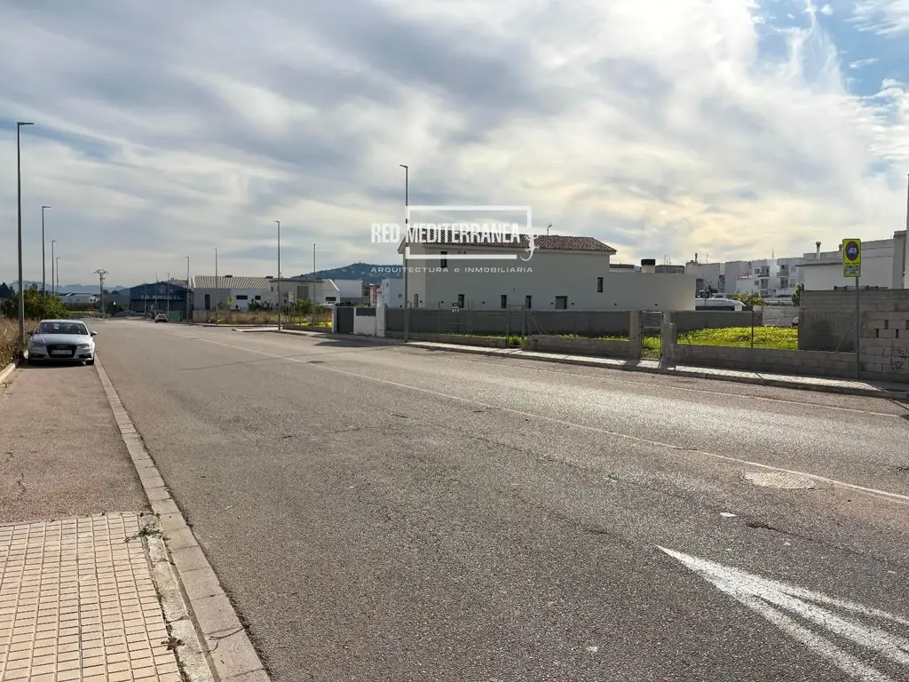 Jardín - Solar urbano con edificabilidad en De Les Corts Valencianes