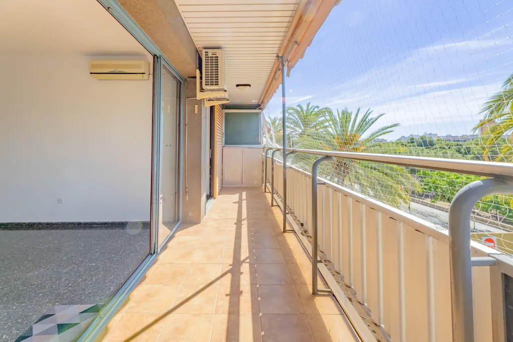 Balcon - Apartment with River View and Terrace in Campanar