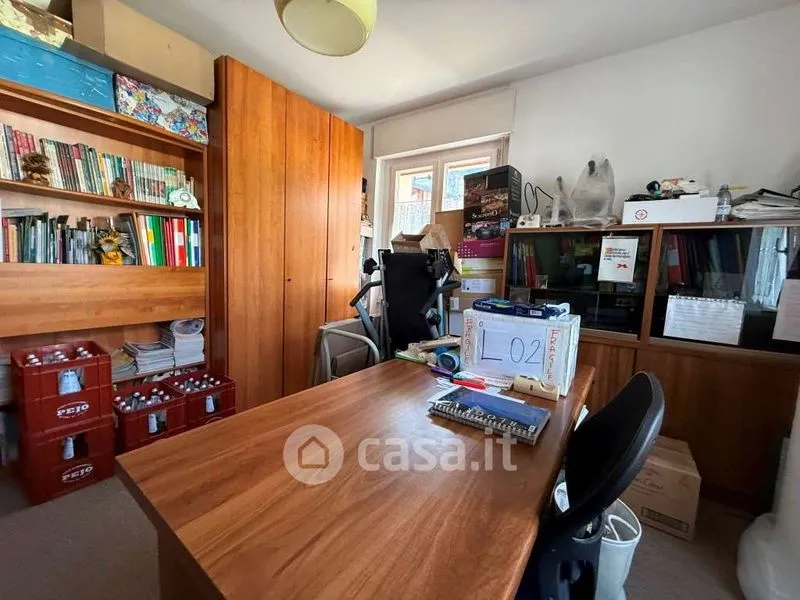Bureau - Spacious Apartment with Balcony in Malè