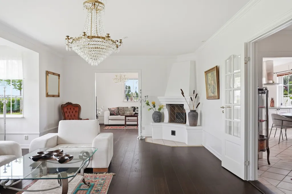 Elutuba - Classical Manor-Style Villa with Open Views near Uppsala