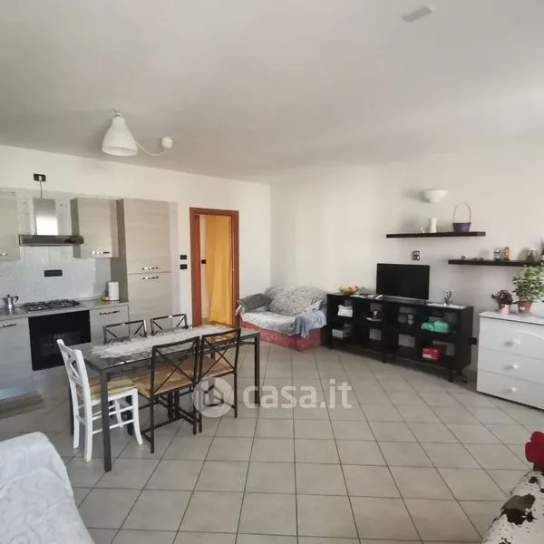 Salle à manger - Apartment with Balcony in Stienta