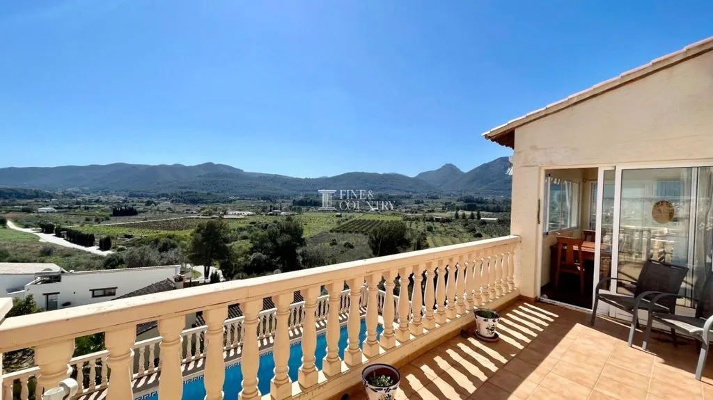 Balcon - Luxury Villa with Mountain Views in Jalón