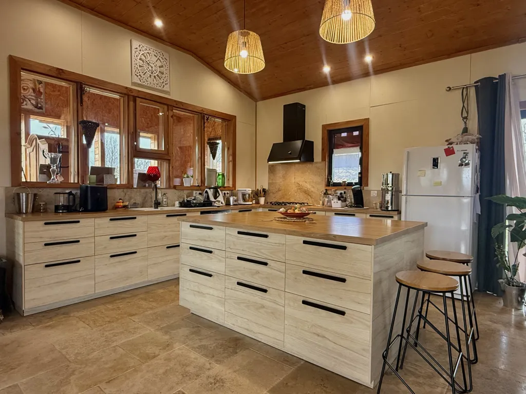 Cuisine - Domaine Éco-Responsable avec Activité Locative à Bourg-de-Visa