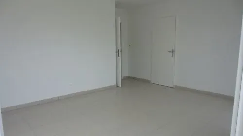 Pièces - Appartement 3 Pièces avec Balcon à Évry