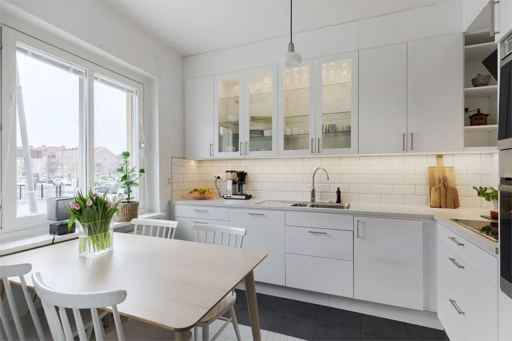 Cuisine - Apartment with Balcony on Sveaplan, Eskilstuna