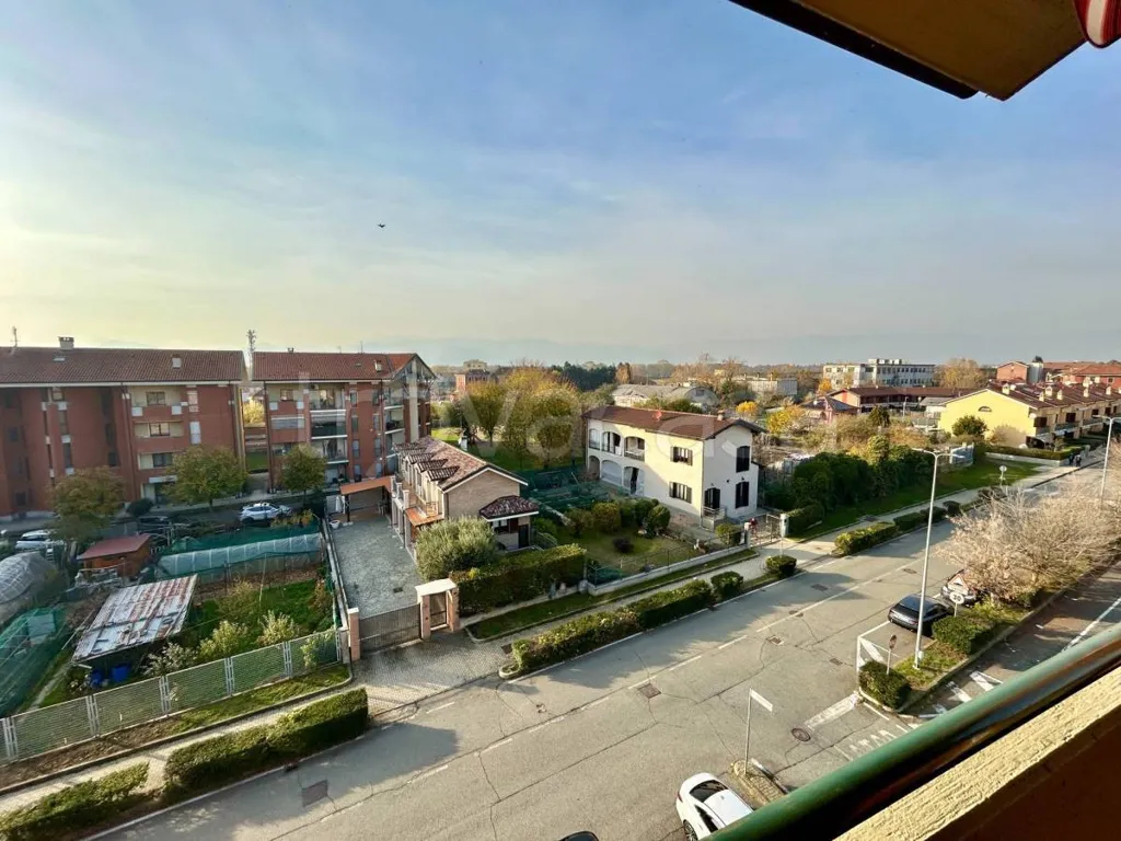 Balcon - Bright Apartment with Balcony in Borgaro Torinese