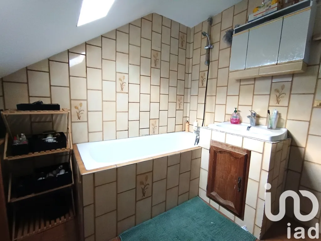 Salles de bain - Maison avec Jardin dans le Secteur des Chardonnerettes à Sarcelles