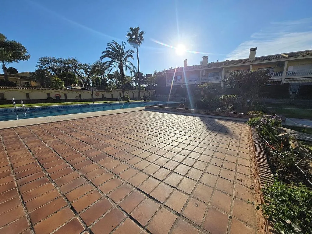 Piscine - Semi-Detached House with Pool in Benalmádena