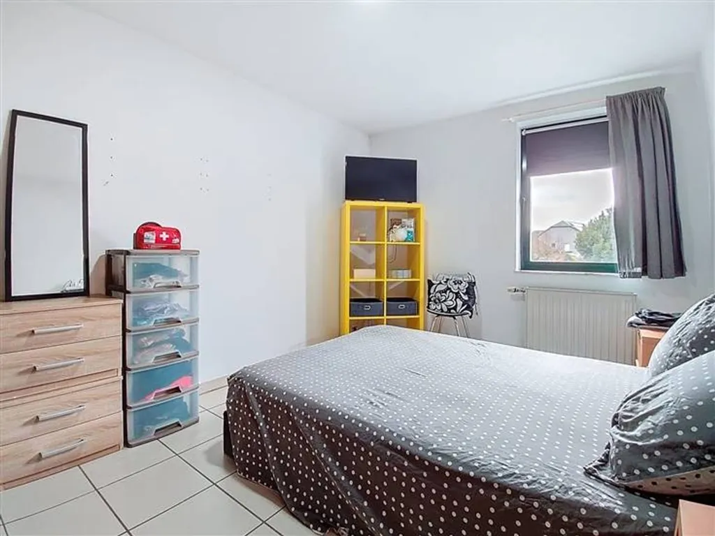 Chambres - Appartement avec Séjour Lumineux à Hondelange