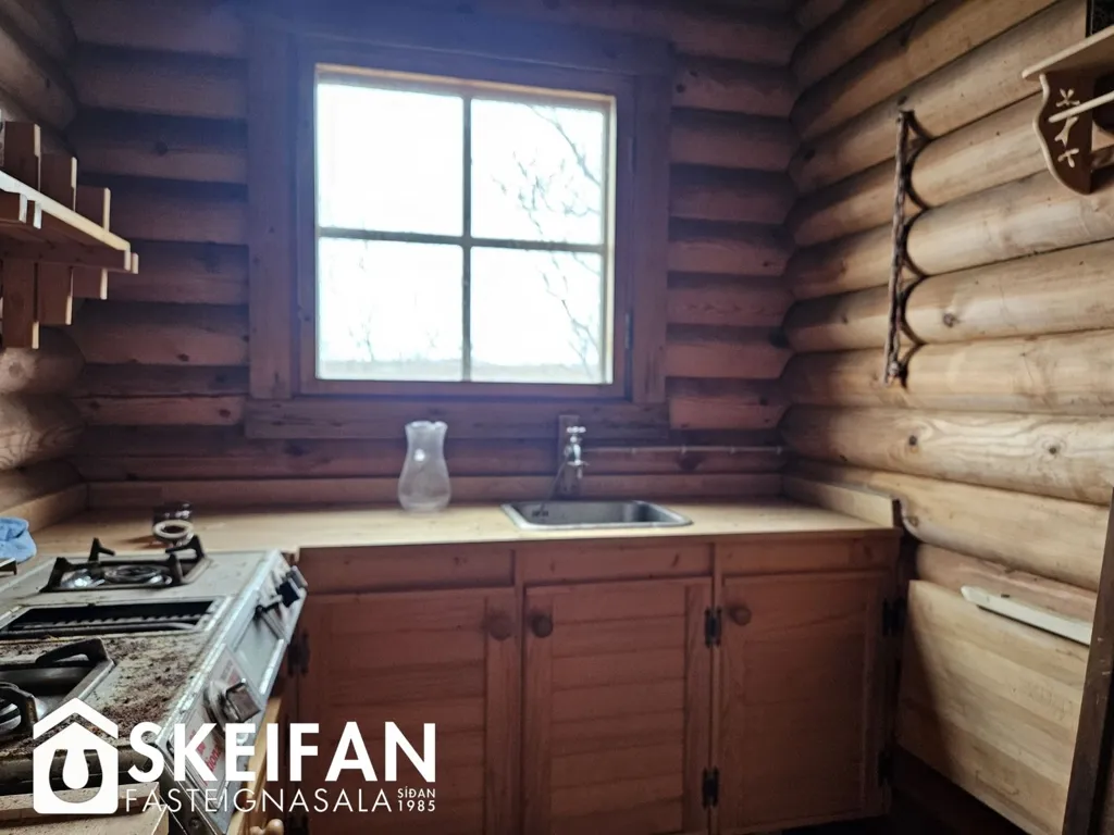 Cuisine - Timber Cabin with Workshop in Hraunborgir