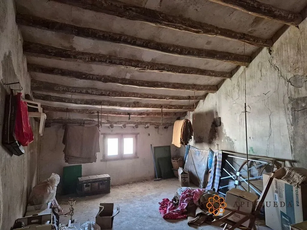 Pièces - Traditional Chalet with Balcón in Alborge