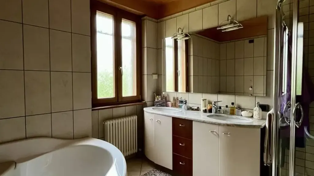 Salles de bain - Villa with Panoramic Balcony in Valle Intelvi