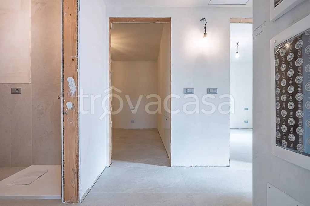 hallway_entrance