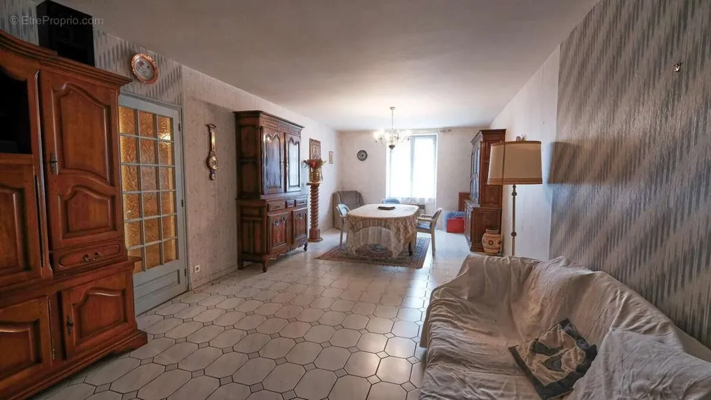 Söögituba - Large Semi-Detached House with Garden in Onlay