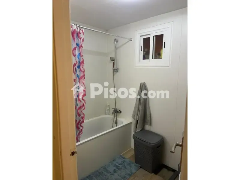 Vannitoad - Spacious Flat with Garage in La Cañada